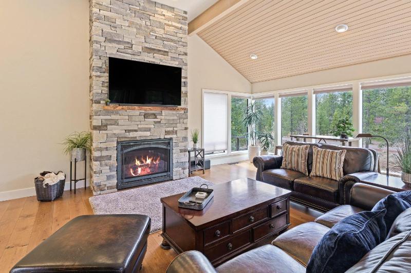 20 Aspen - image 1