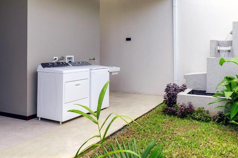 Calathea Arenal Villa - image 3