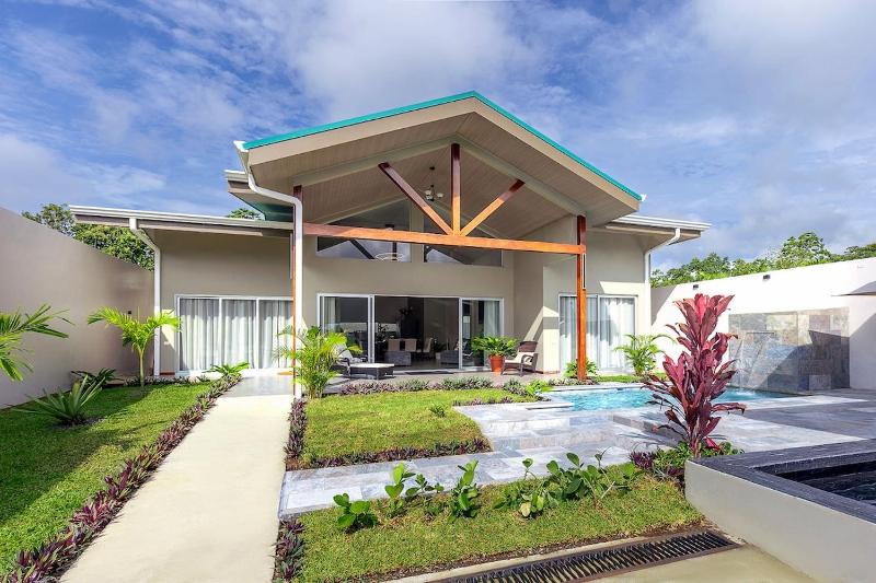 Calathea Arenal Villa - image 16