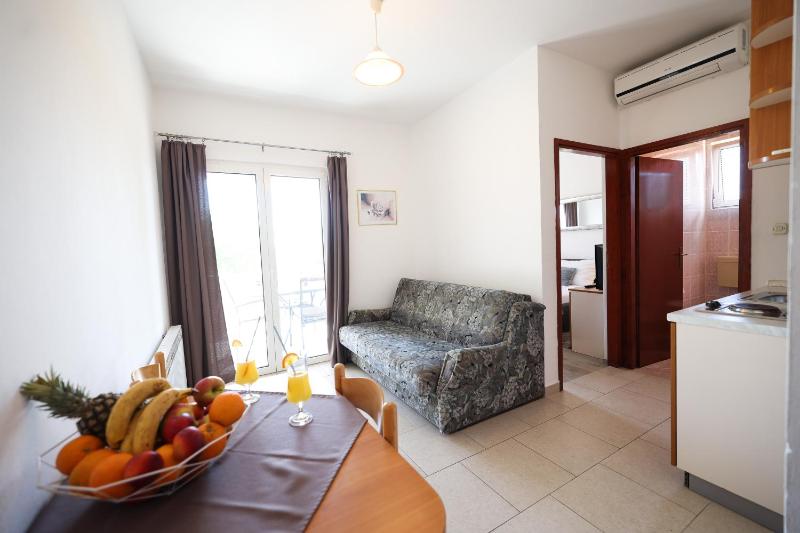 Apartments by the sea Bibinje Zadar - 14338 - image 8