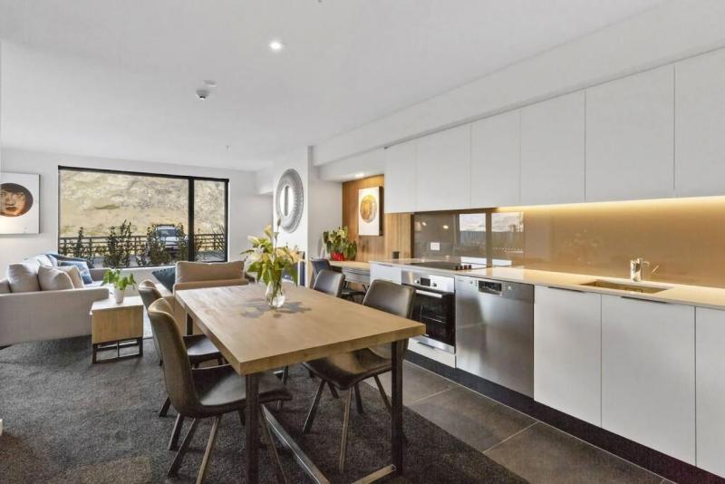 Taha Apartment at the base of Coronet Peak - image 11