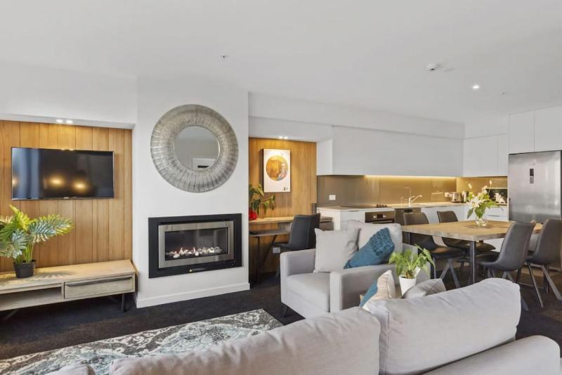 Taha Apartment at the base of Coronet Peak - image 1