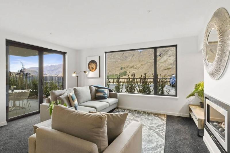 Taha Apartment at the base of Coronet Peak - image 14