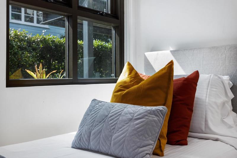 Spacious and Superb 3-bed Apartment - image 13