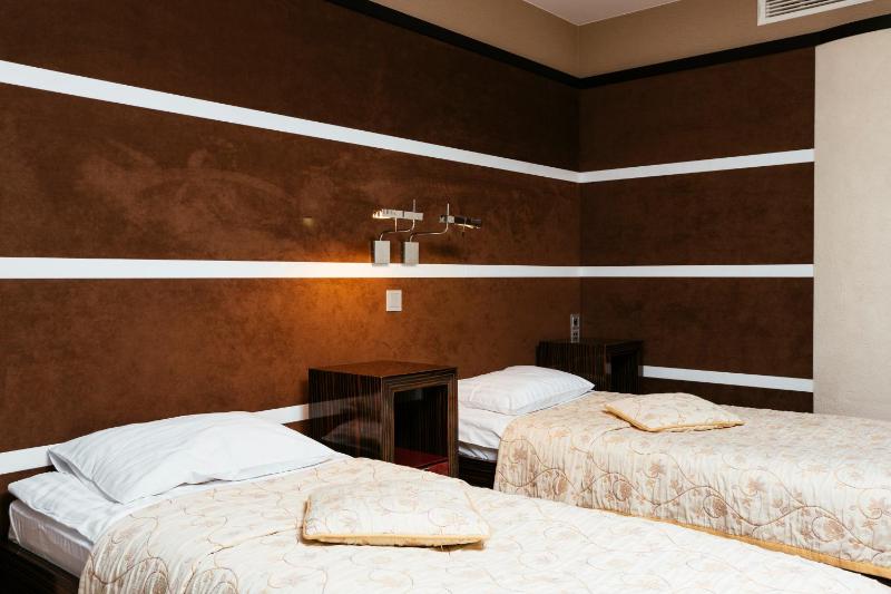 Twin Room image 1