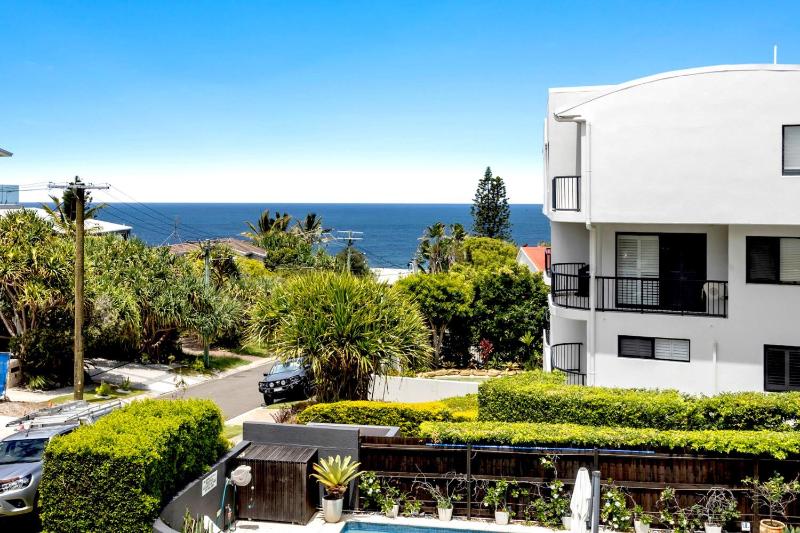 2-Bed Coastal Haven with Pool by Sunshine Beach - image 15