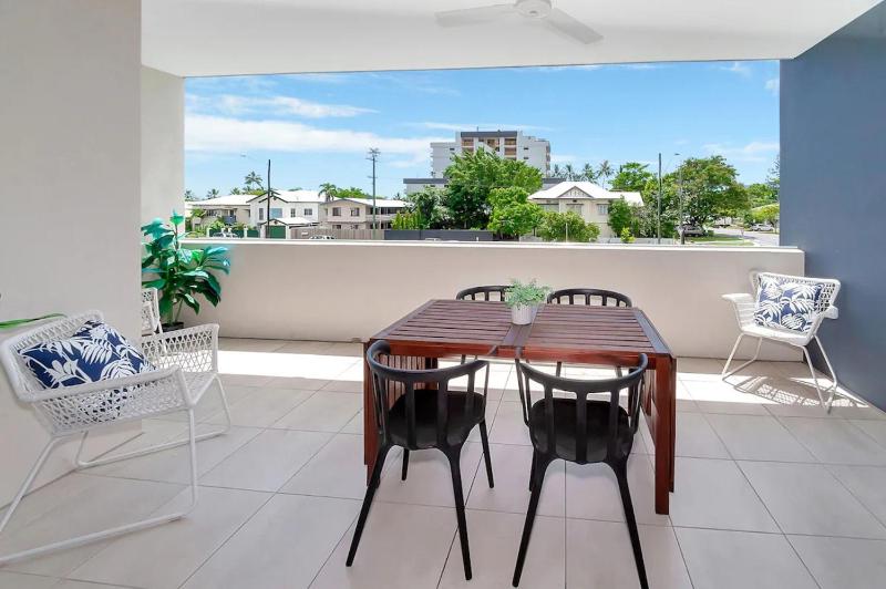 Coastal 2-Bed with Parking  Pool by the Ocean - image 15