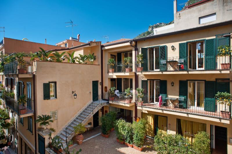 One-Bedroom Apartment image 2