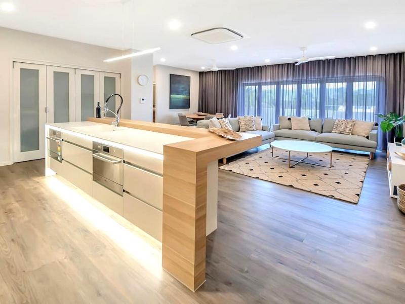 Cairns North 4-Bed with Outdoor Dining & Pool - image 6