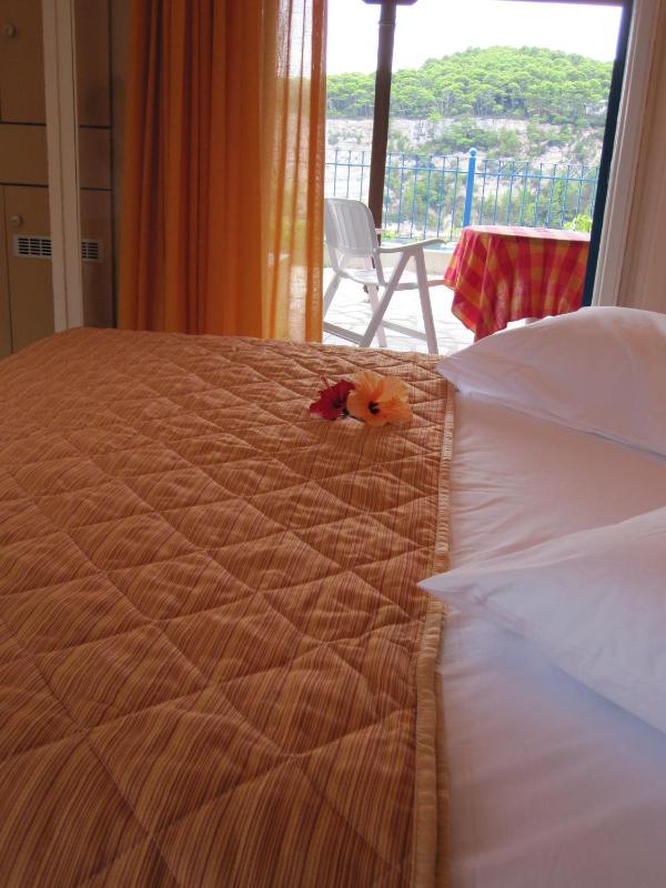 Small Double Room image 3