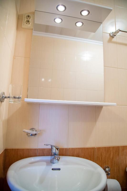 Standard Triple Room image 2
