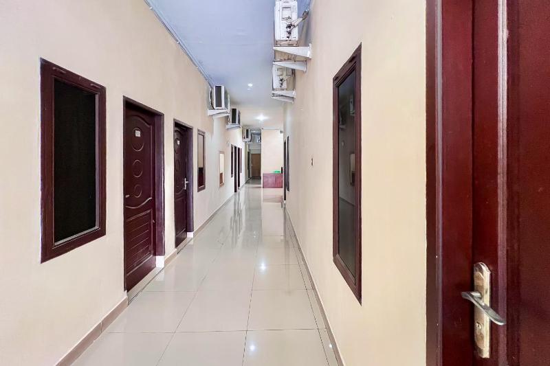 RedDoorz at Golden Gateway Medan - image 12