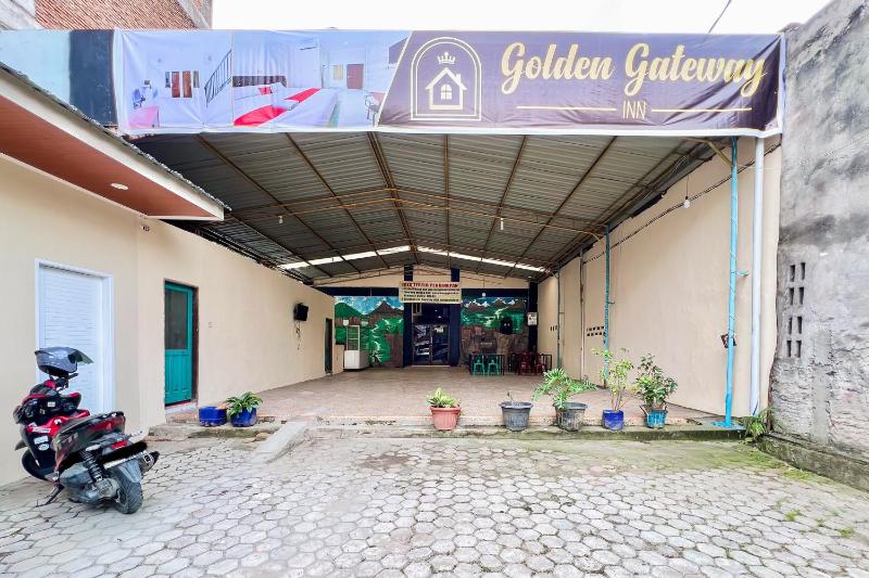 RedDoorz at Golden Gateway Medan - image 8