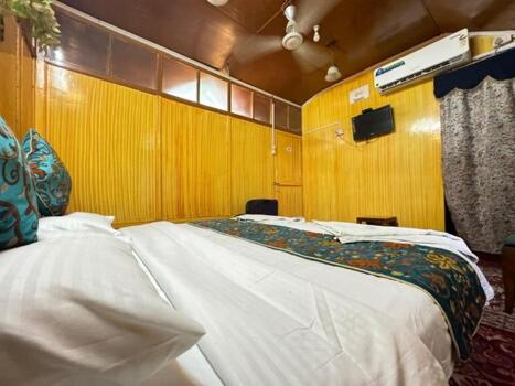New Life Group Of Houseboats - image 7