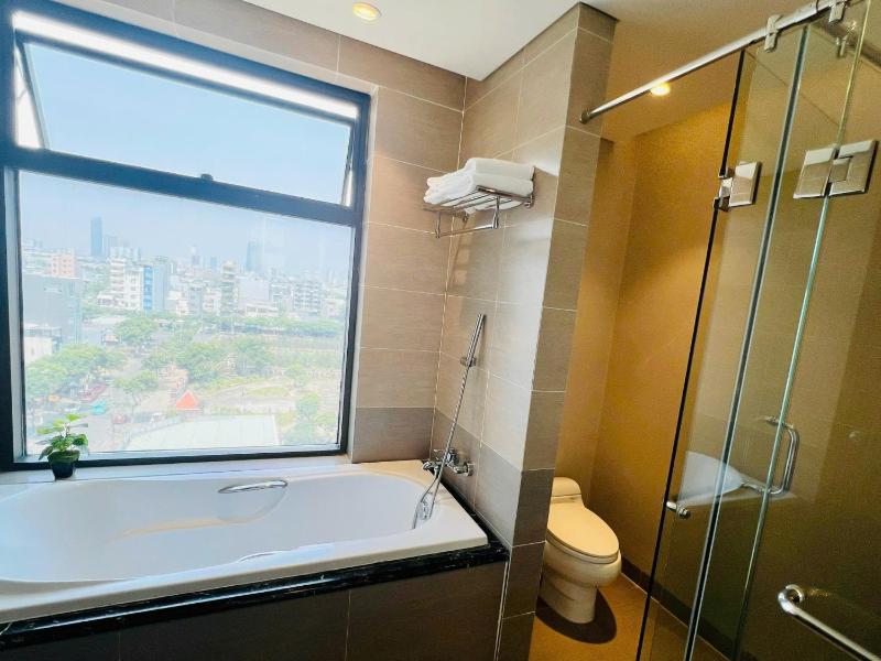 2 Bedroom Luxury Condo Free Airport pick up - image 12