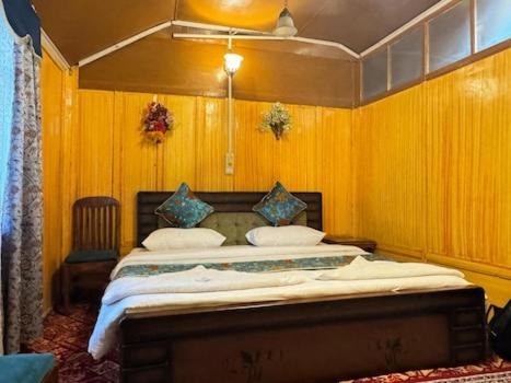 New Life Group Of Houseboats - image 6