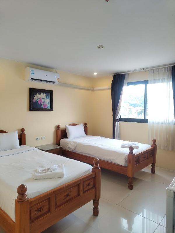 OYO Dynasty Hotel - image 3