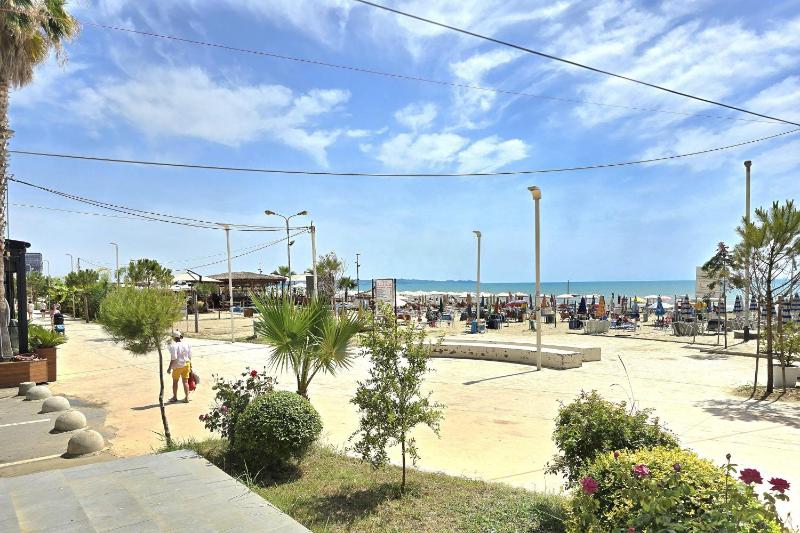 Merville Happy Stay 083 - Happy Rentals - image 10