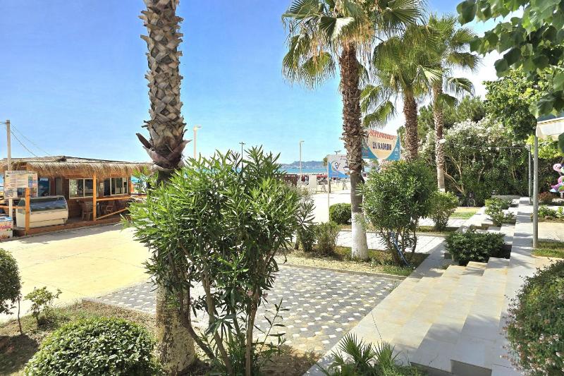 Merville Happy Stay 083 - Happy Rentals - image 4