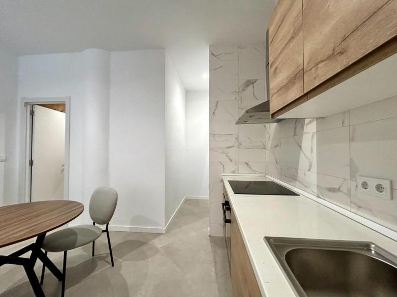 Raval House 3 - image 9