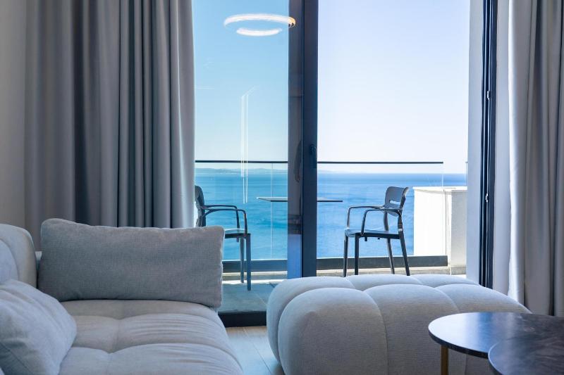 Skyline Penthouse - Dual Pools - image 1