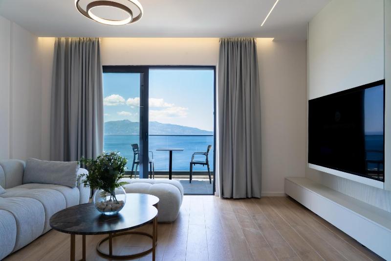 Skyline Penthouse - Dual Pools - image 9