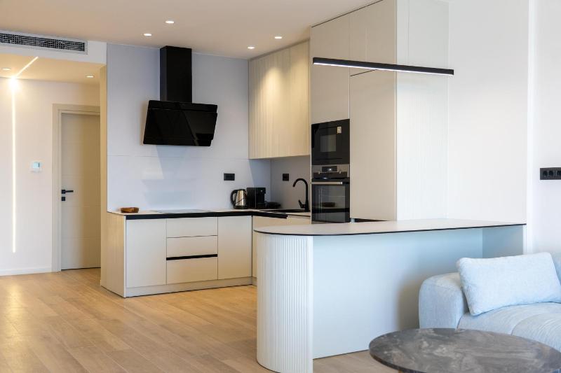 Skyline Penthouse - Dual Pools - image 14