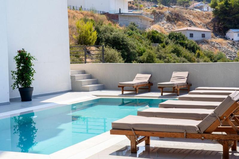 Skyline Penthouse - Dual Pools - image 7