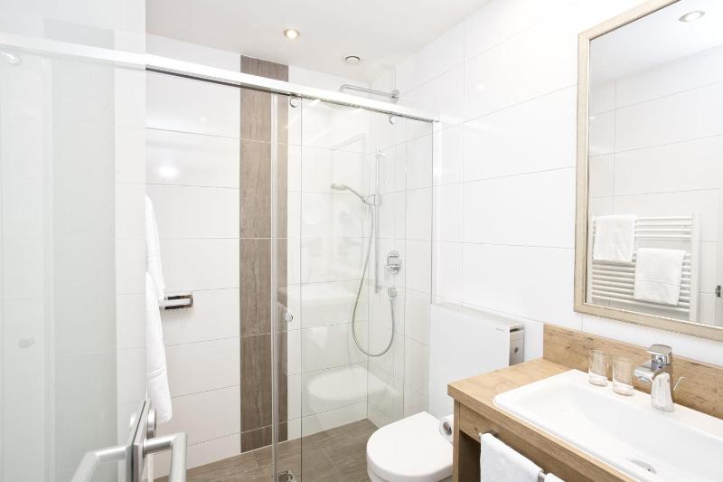 Superior Double Room image 4