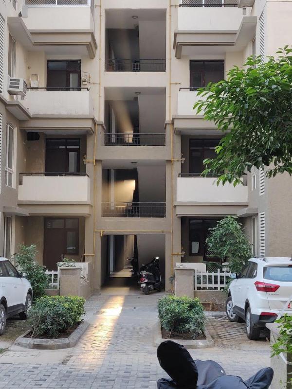 Apartment Balcony Private Peaceful Parking - image 10