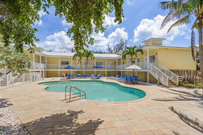 The Beach Club At Siesta #106C - image 6