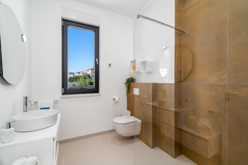 Villa Lemon 3 Bedrooms 4 Baths Infinity Pool Whirlpool Cinema room Sea view - image 12