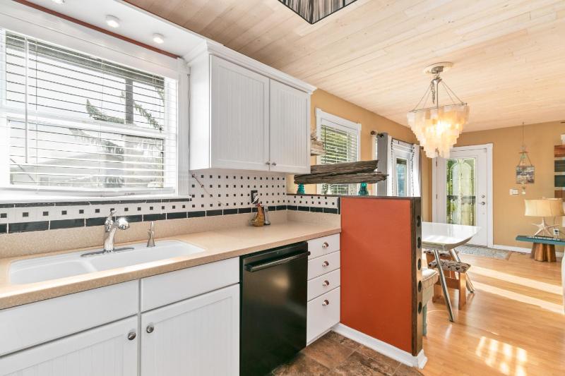 Beach Breeze East - image 35