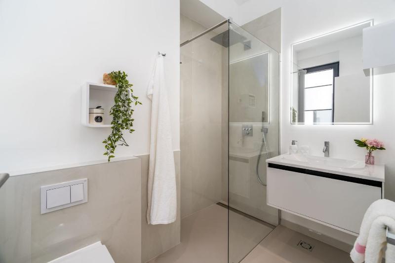 Villa Lemon 3 Bedrooms 4 Baths Infinity Pool Whirlpool Cinema room Sea view - image 24