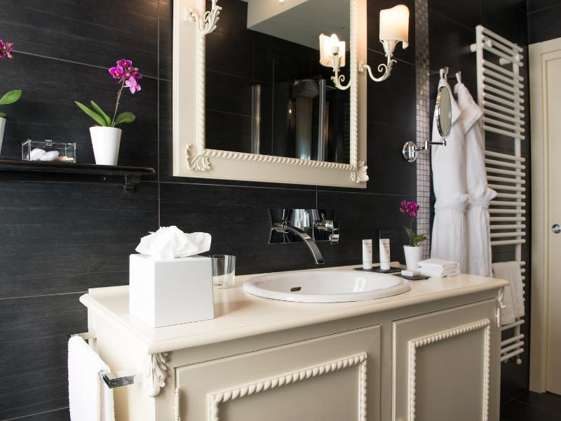 Deluxe Junior Suite image 2