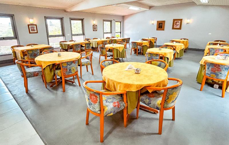Plaza Inn Week Inn - image 32