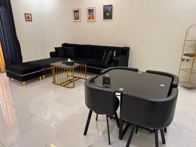 Luxe Home - image 15