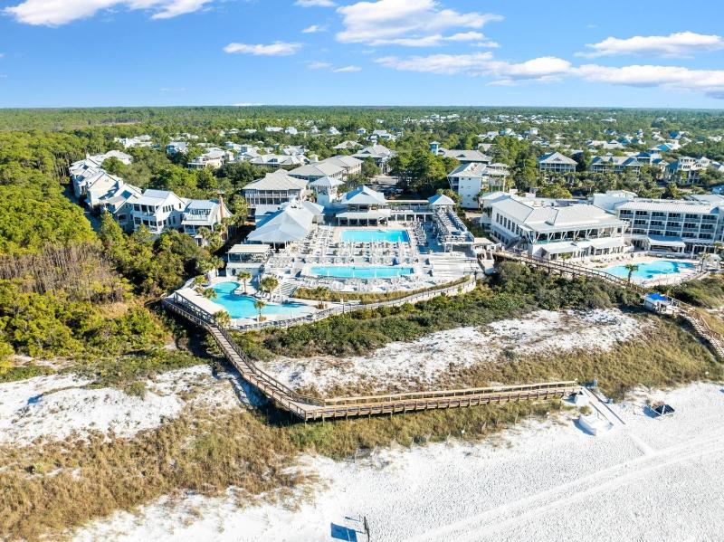 'Serendipity' Beautiful 3BR Cottage Sleeps 8 Close to Lazy River Pool at Camp WaterColor home - image 25