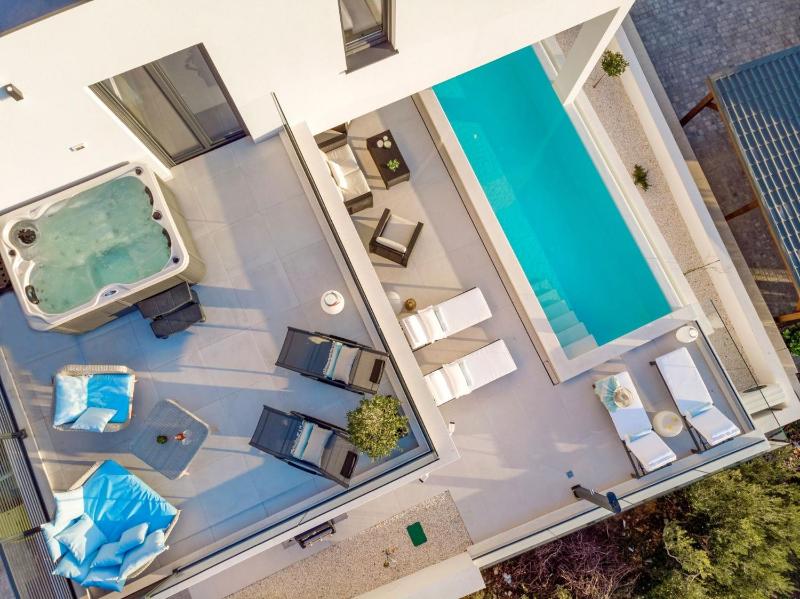 Villa Lemon 3 Bedrooms 4 Baths Infinity Pool Whirlpool Cinema room Sea view - image 23