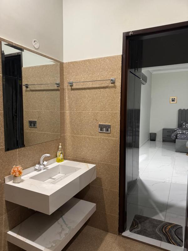 Luxe Home - image 8