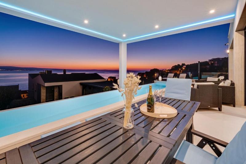 Villa Lemon 3 Bedrooms 4 Baths Infinity Pool Whirlpool Cinema room Sea view - image 46