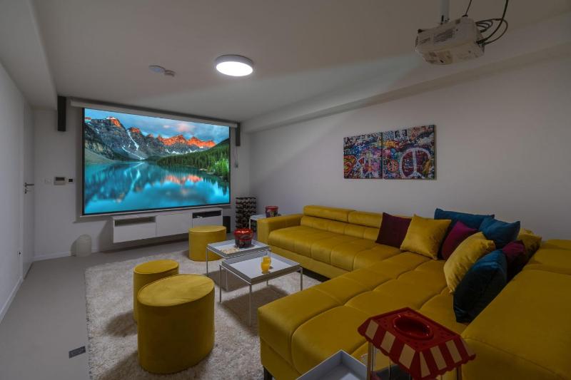 Villa Lemon 3 Bedrooms 4 Baths Infinity Pool Whirlpool Cinema room Sea view - image 39