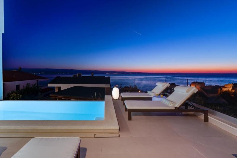Villa Lemon 3 Bedrooms 4 Baths Infinity Pool Whirlpool Cinema room Sea view - image 25