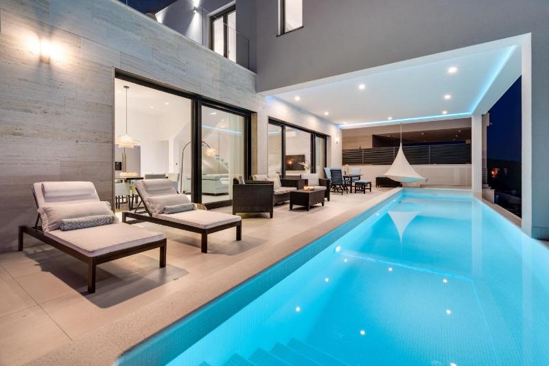 Villa Lemon 3 Bedrooms 4 Baths Infinity Pool Whirlpool Cinema room Sea view - image 31