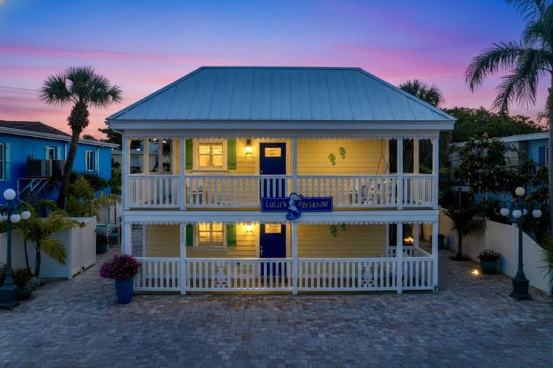 Lulu's Key House – Entire 4-Unit Complex - image 1
