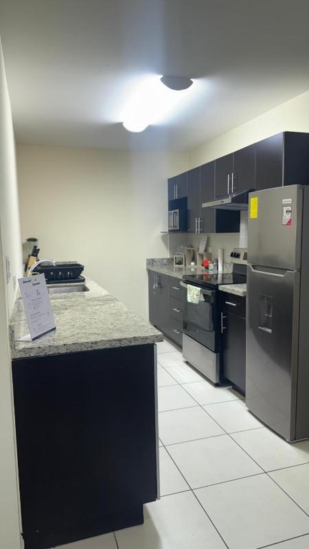 Moderno y cómodo apartamento - image 14