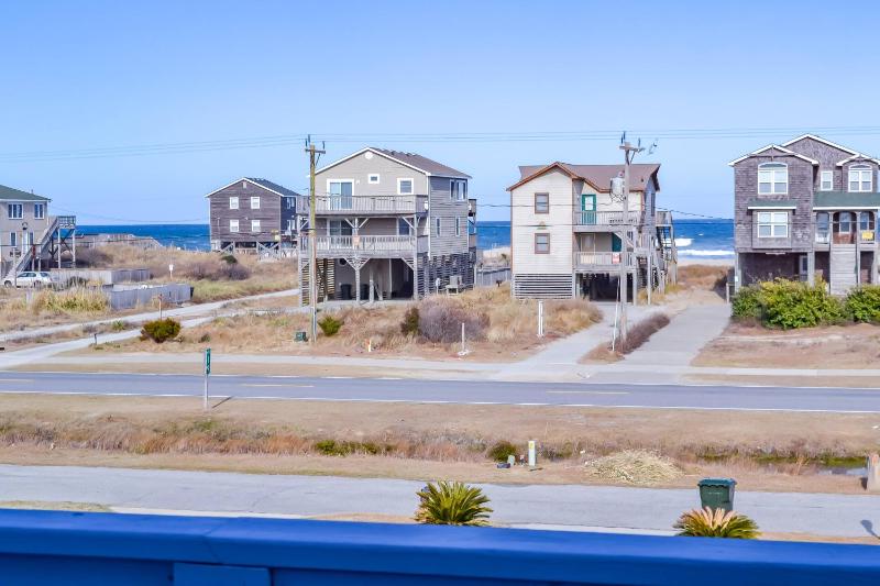 The Blue Heron - S Nags Head South Creek Acres 125 Yds to Beach Ocean Views Pool Hot Tub Close to Oregon Inlet - image 11