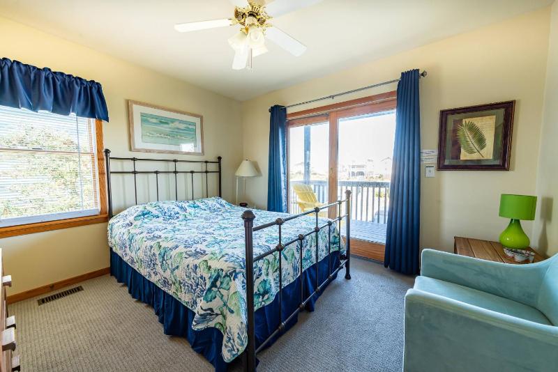 The Blue Heron - S Nags Head South Creek Acres 125 Yds to Beach Ocean Views Pool Hot Tub Close to Oregon Inlet - image 34