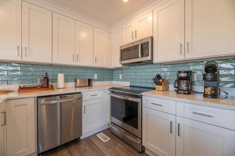 The Cottonwood - KDH MP 5 265 Yards to Beach Oceanside Year Round Flex Stays - image 27