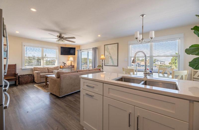 The Cottonwood - KDH MP 5 265 Yards to Beach Oceanside Year Round Flex Stays - image 26